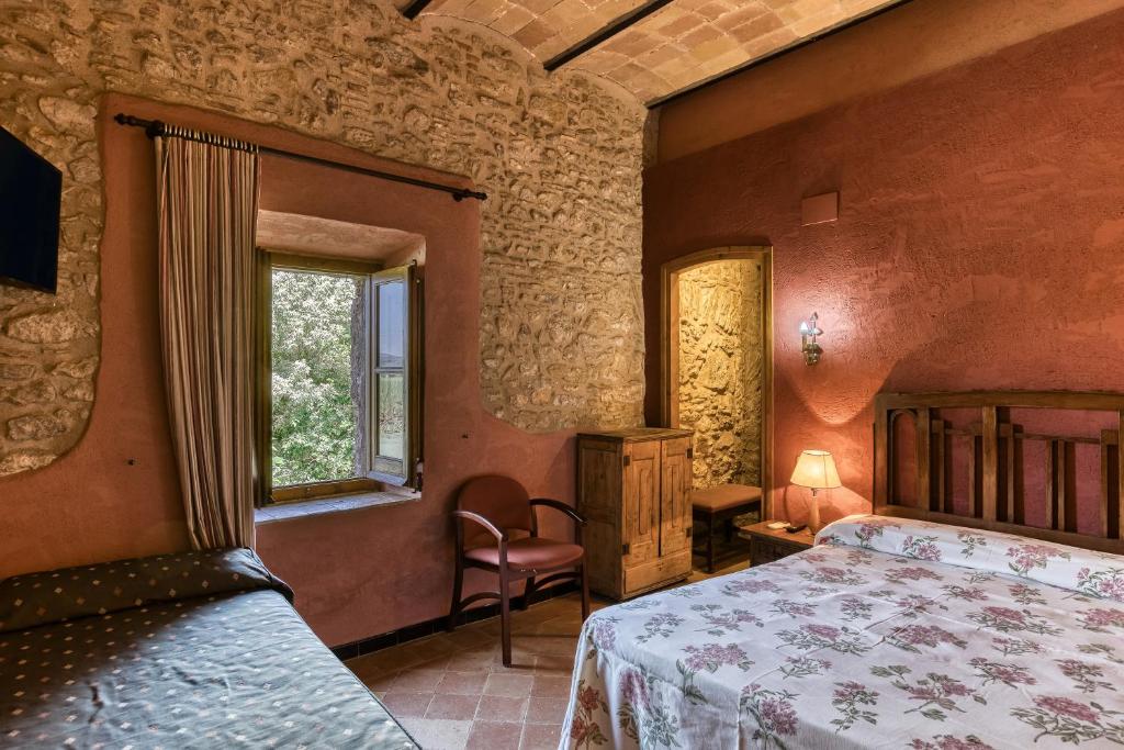 habitacion amplia cama doble